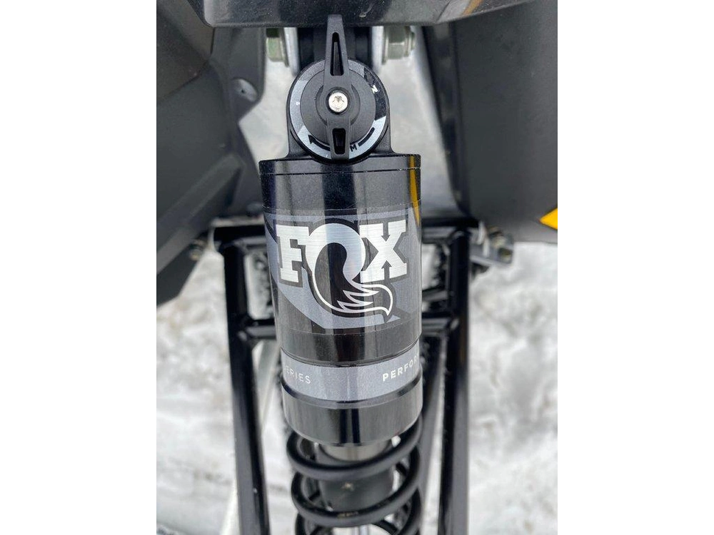 2023 Polaris Indy Adventure 850 137 alt