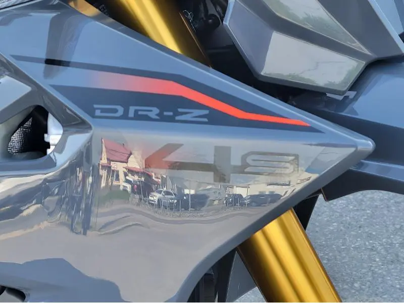 2025 Suzuki DR-Z4S thumbnail 9