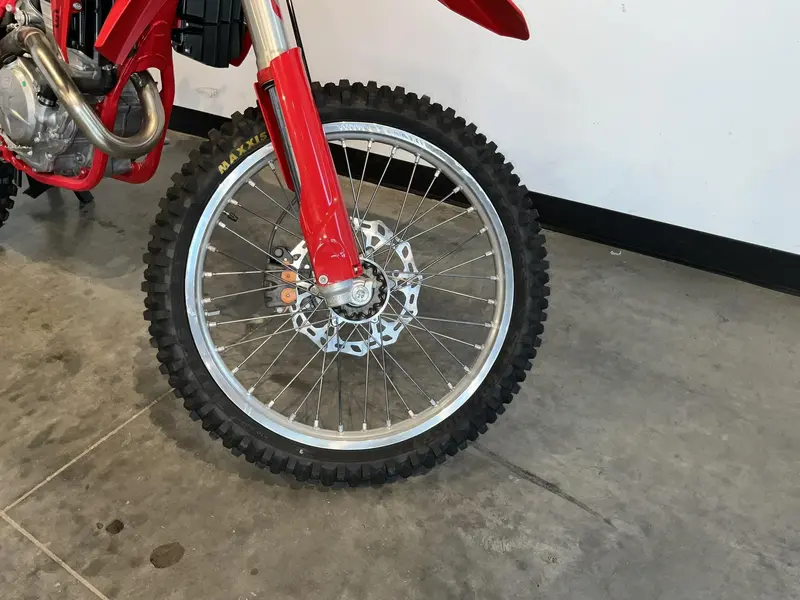 2025 GASGAS MC 350F thumbnail 6