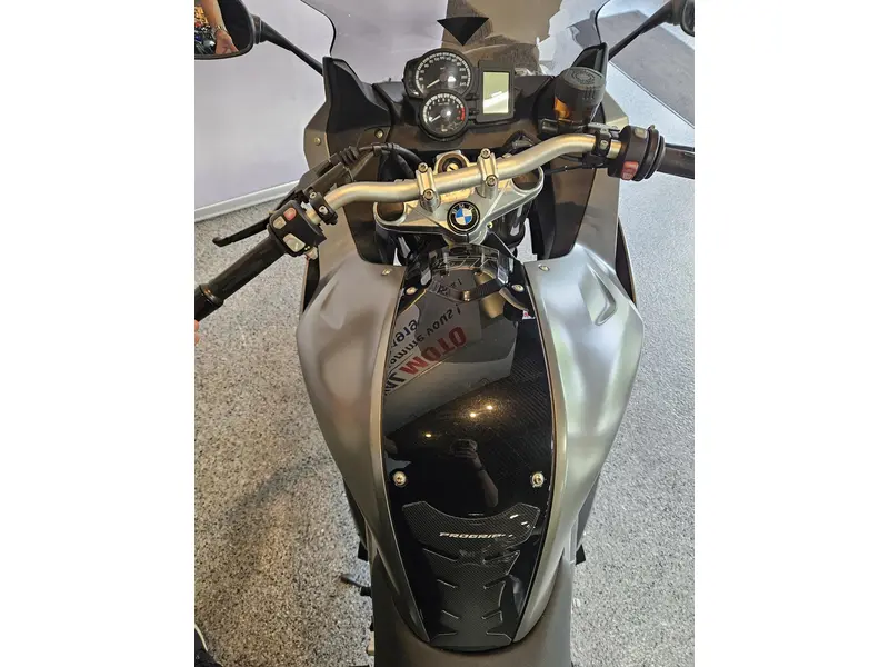 2016 BMW F800GT thumbnail 9