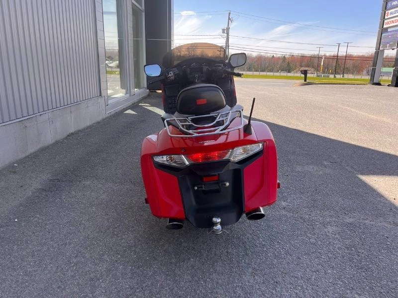 Honda Gold Wing F6b 2014 alt