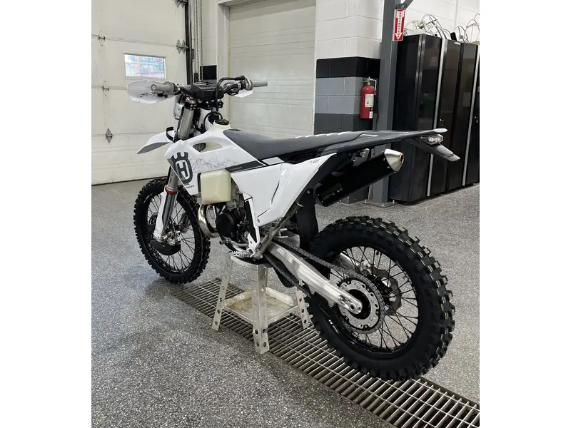 2025 Husqvarna TE 300 PRO