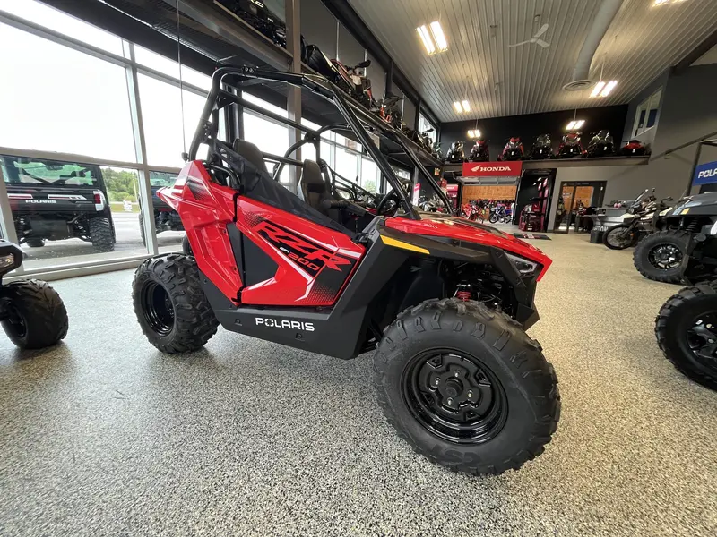 2025 Polaris RZR 200 EFI 10 ANS ET PLUS