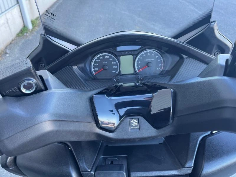 2024 Suzuki Burgman 400 alt