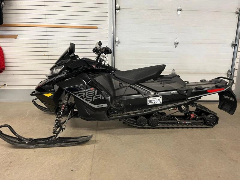 Ski-doo Renegade 850x E-tec 2018 alt