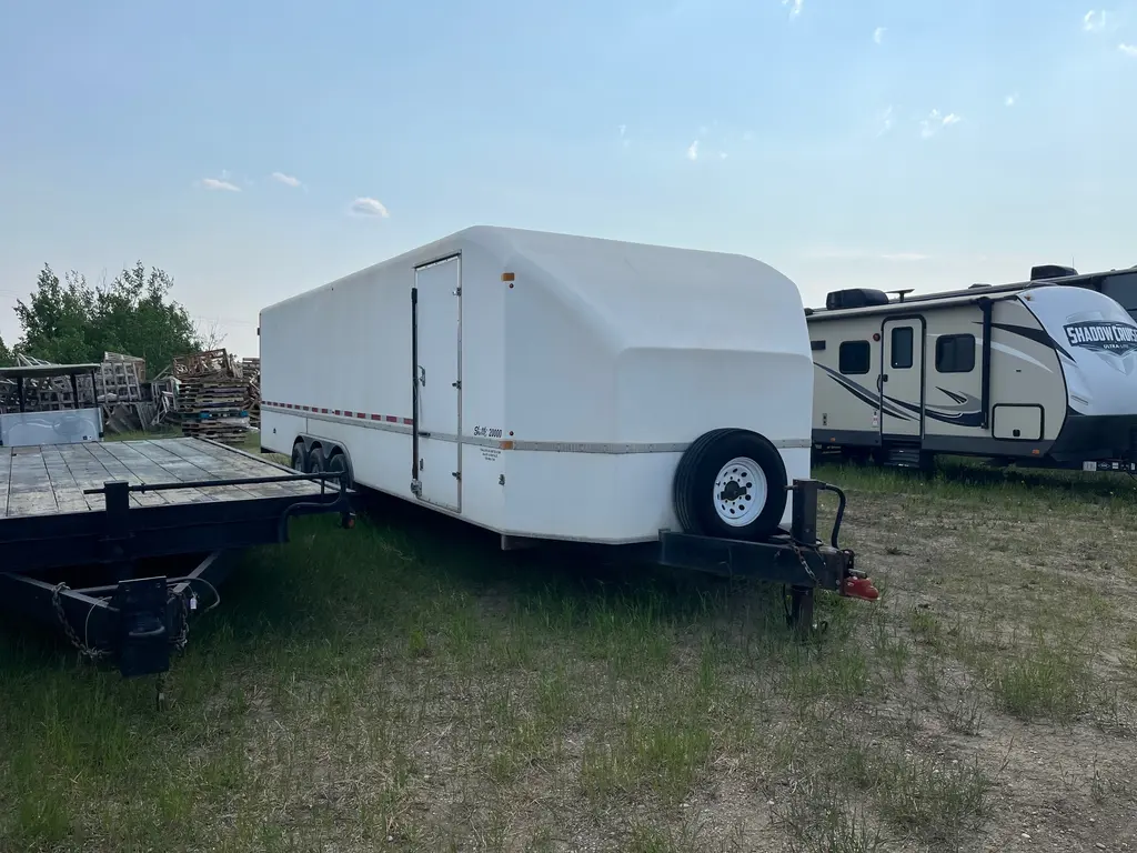 2015 Trailers Unlimited 28 Foot tri axle