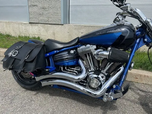 Harley-Davidson ROCKER CFXCWC 2010