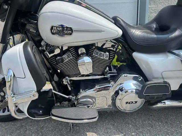 Harley-Davidson FLHTCU Electra Glide UltraFLHTCU 2013