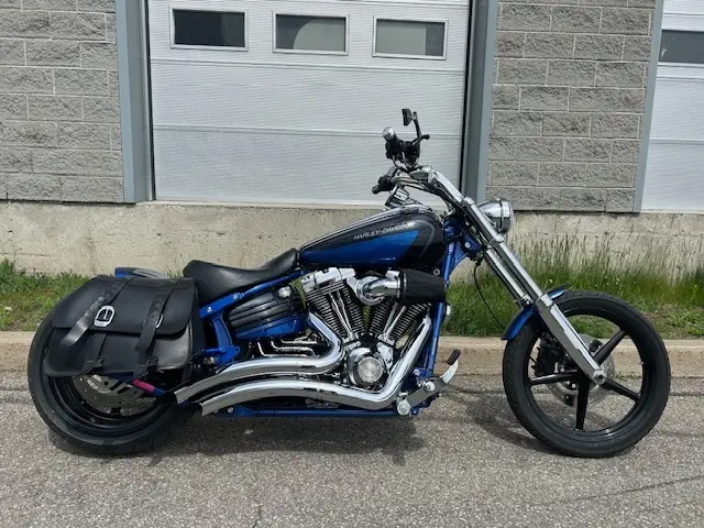 Harley-Davidson ROCKER CFXCWC 2010