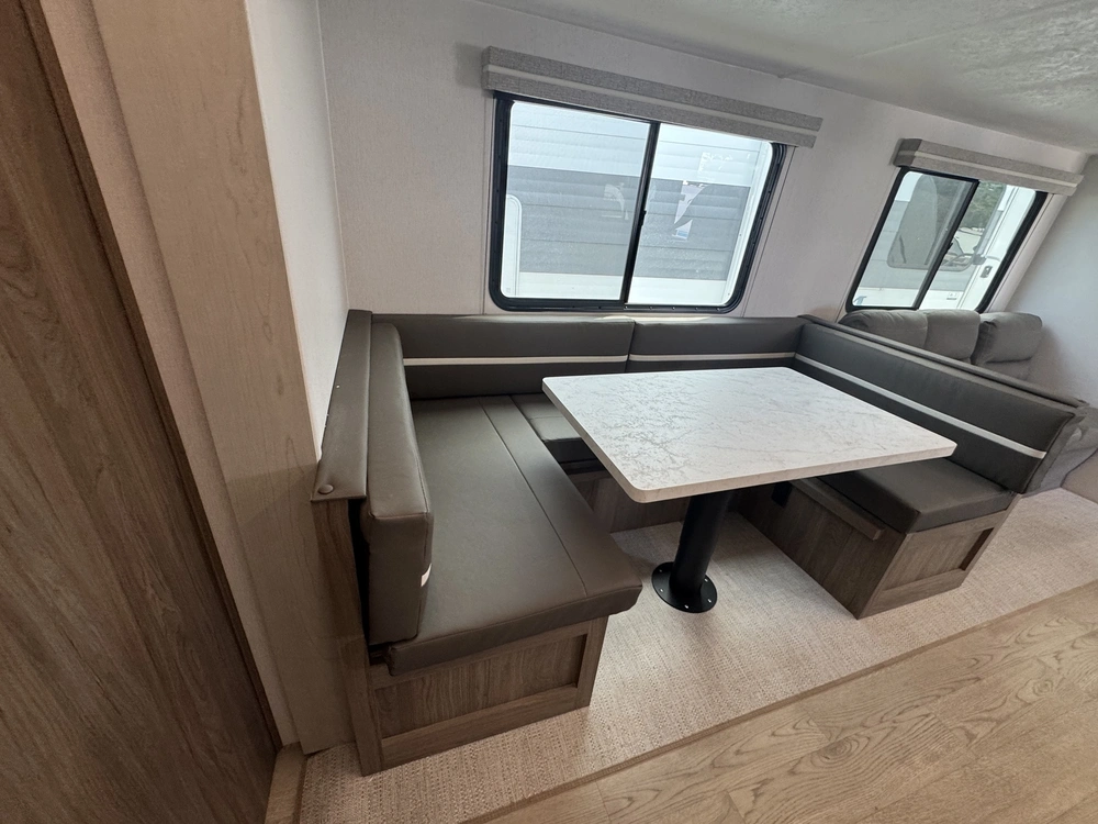 Coachmen Freedom Express Select 31se 2026 alt