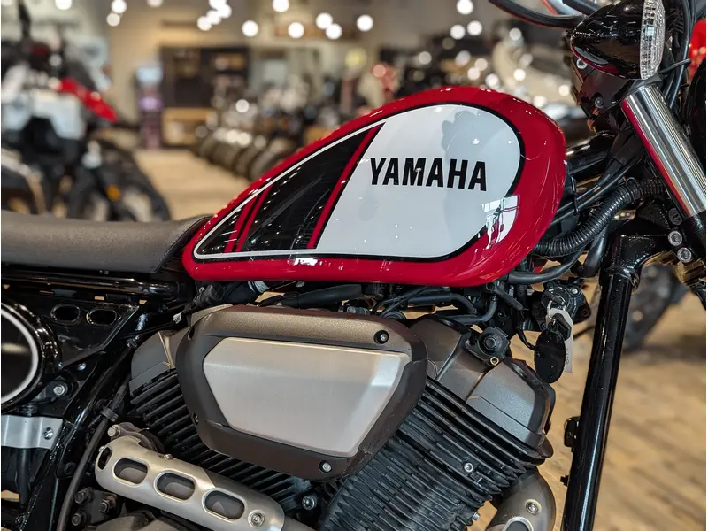 2017 Yamaha SCR950 // Charcoal Silver and Rapid Red