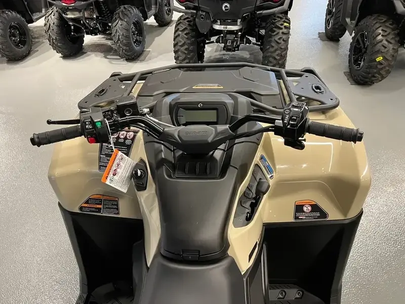 2025 Can-Am OUTLANDER 700 PRO XU HD7