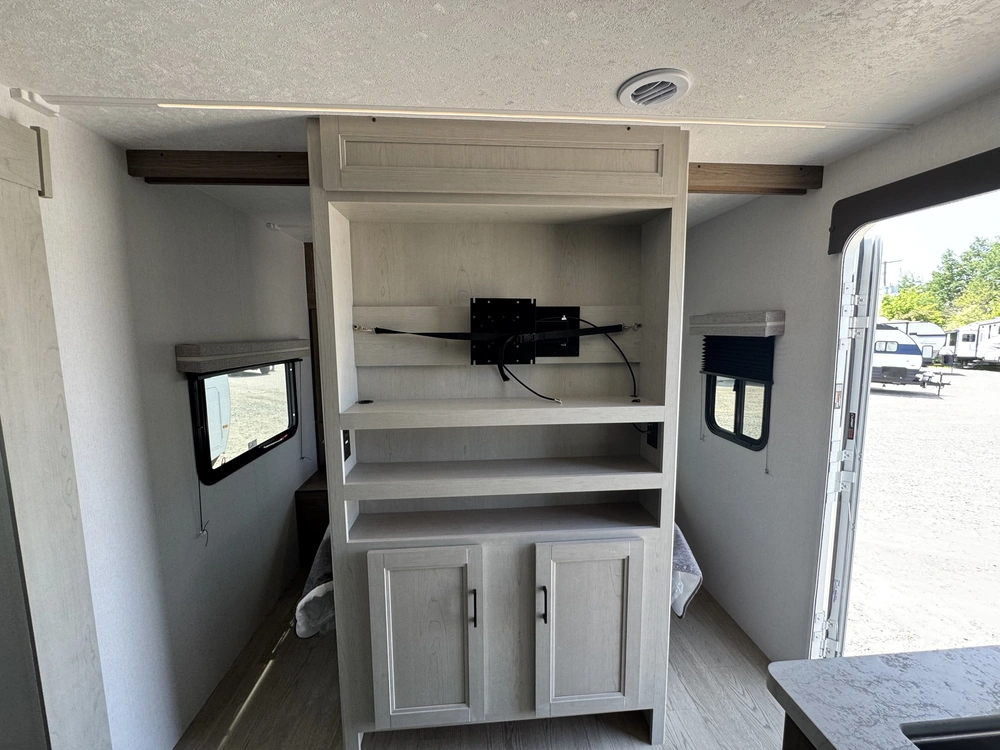 Coachmen Freedom Express Select 29se 2025 alt