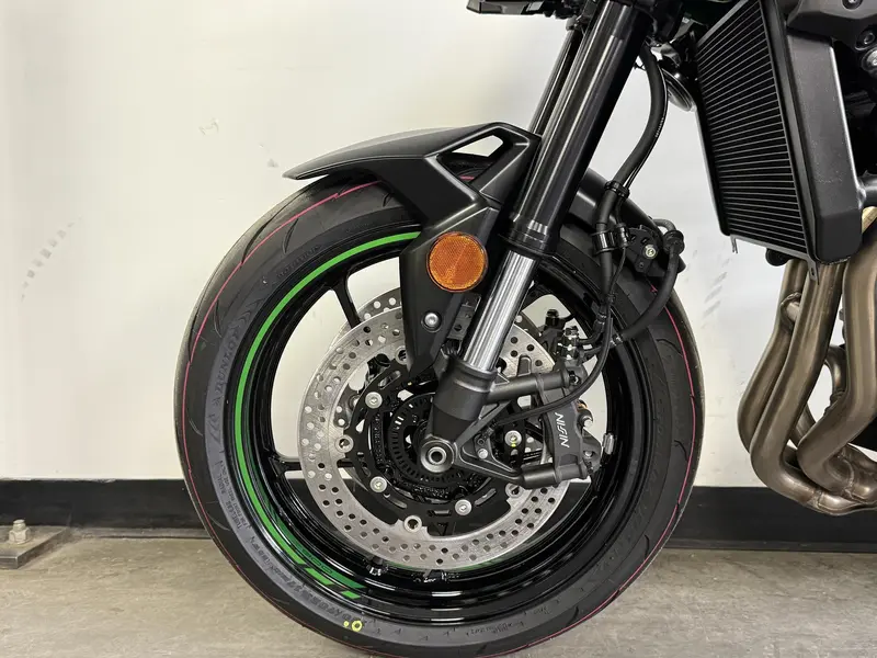 2025 Kawasaki Z900 thumbnail 16