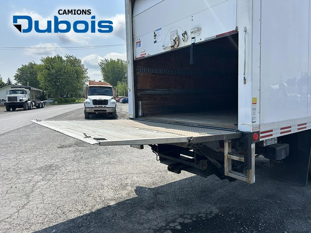 2019 Freightliner M2-106 alt