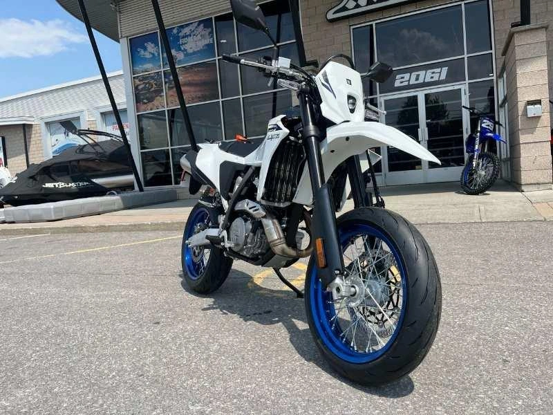 2025 Suzuki Dr-z4sm alt