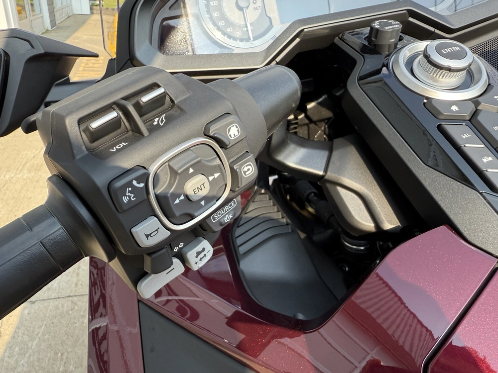 Honda Gold Wing Tour Dct 2025 alt