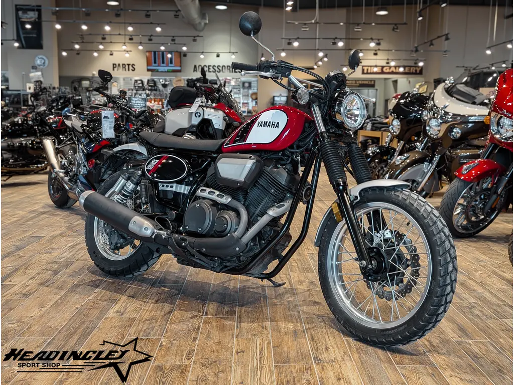 2017 Yamaha SCR950 // Charcoal Silver and Rapid Red