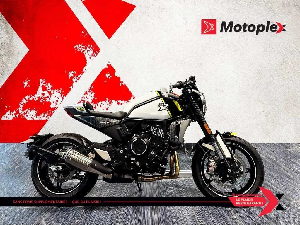 2024 CFMOTO 700CL-X SPORT