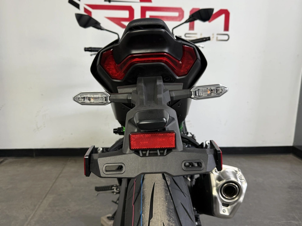 2025 Kawasaki Z900 *5.99% Jusqu'à 84 Mois💳 alt