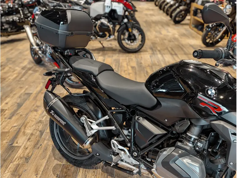 2019 BMW R 1250 R // Black Storm Metallic