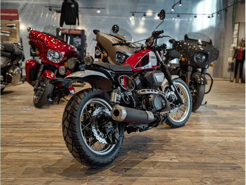 2017 Yamaha SCR950 // Charcoal Silver and Rapid Red