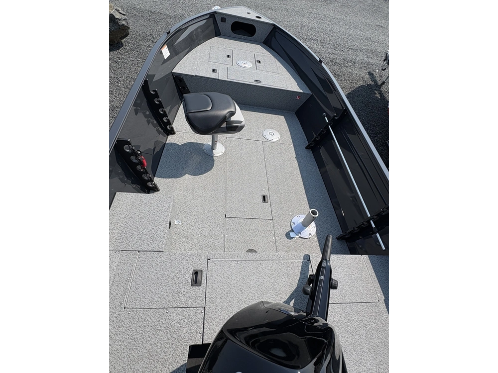 2025 Crestliner 1650 Kodiak Tiller - Gun Metal alt