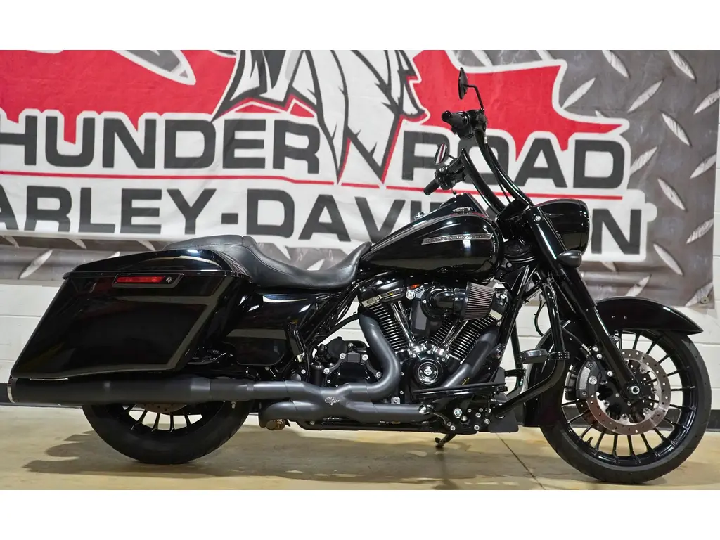 2017 Harley-Davidson FLHRXS ROAD KING SPECIAL