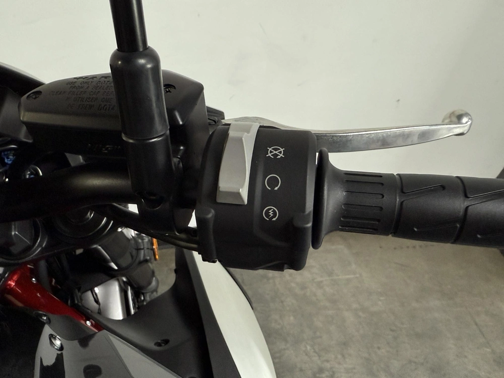 2025 Kawasaki Z900 *6.29% Jusqu'à 84 Mois alt