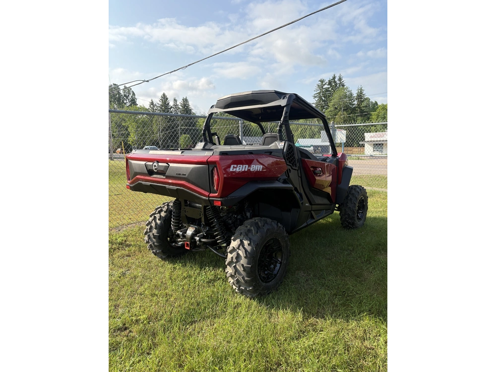 2025 Can-am Com Xt 700 alt