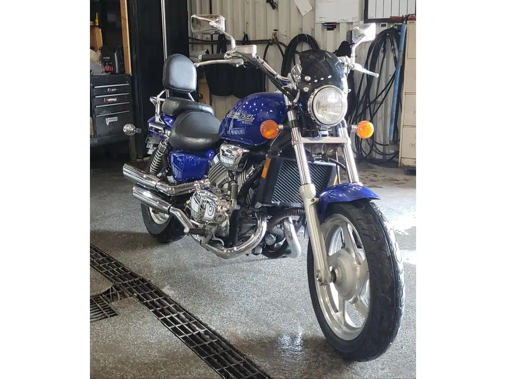 2003 Honda VF750 - MAGNA 750