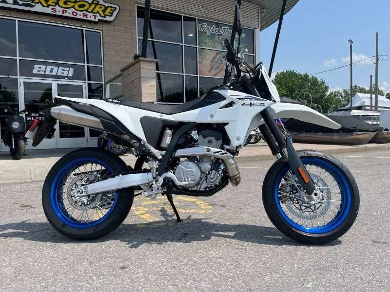 2025 Suzuki Dr-z4sm alt