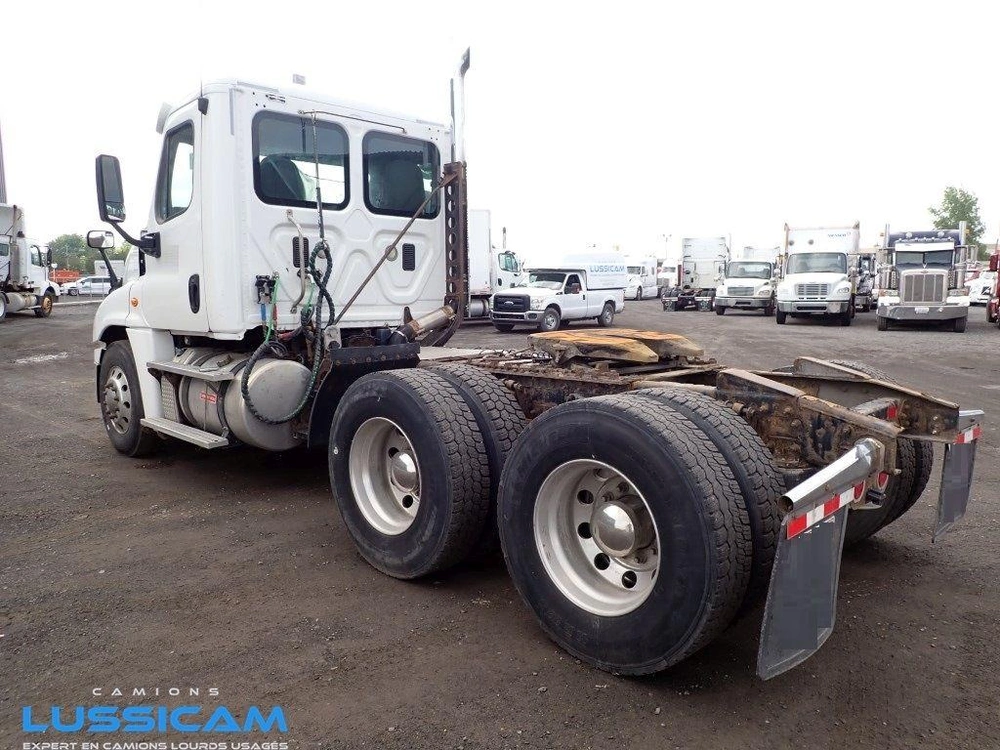 Freightliner Cascadia 2013