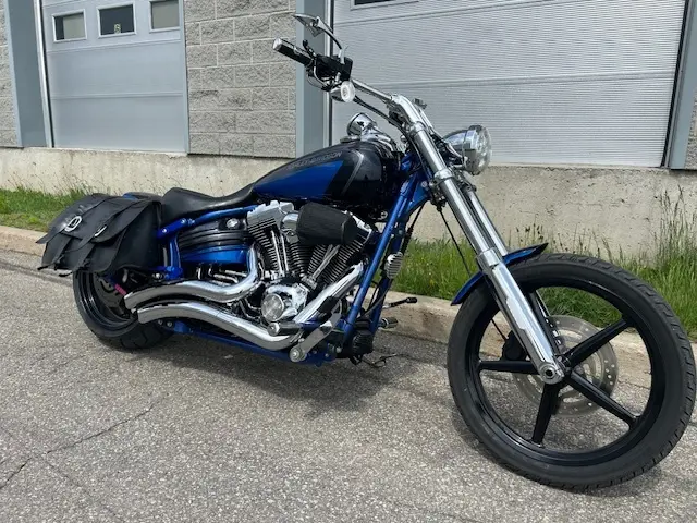 Harley-Davidson ROCKER CFXCWC 2010