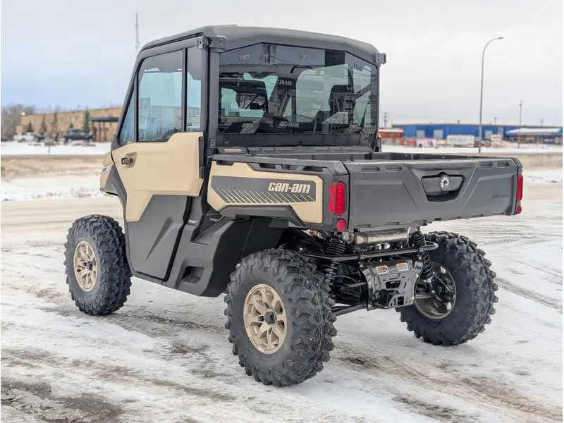 2025 Can-Am Defender Limited HD10