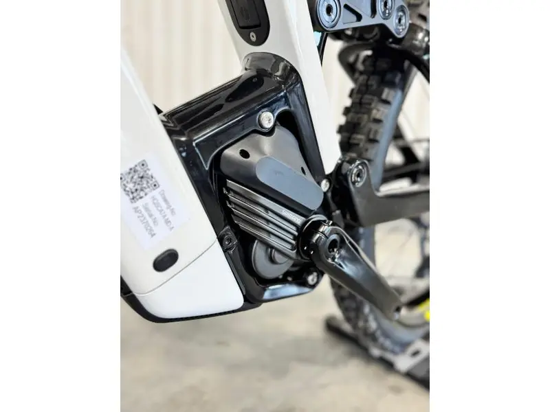 2025 Husqvarna MC4 | 12-S GX EP801