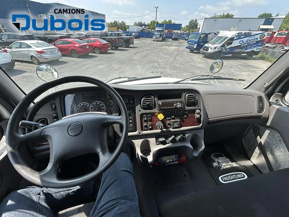2019 Freightliner M2-106 alt