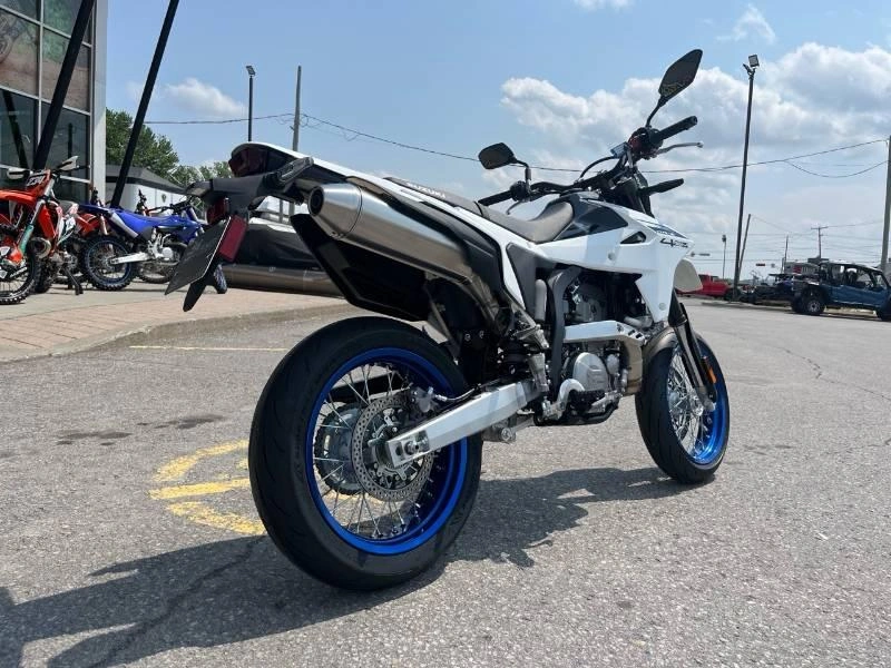 2025 Suzuki Dr-z4sm alt