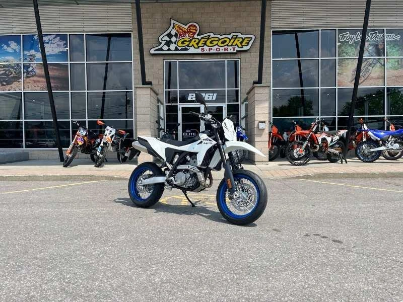 2025 Suzuki Dr-z4sm alt