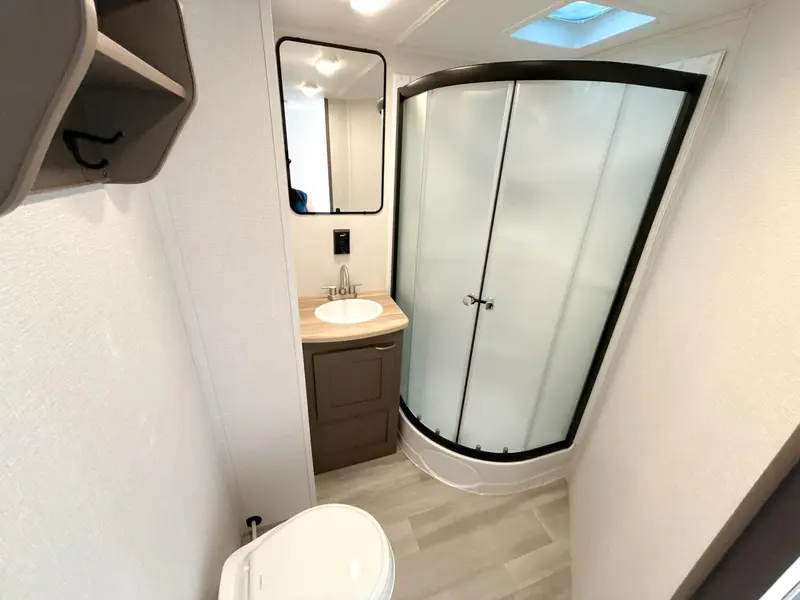 2025 Heartland A-32BH Avenir Travel Trailer thumbnail 17