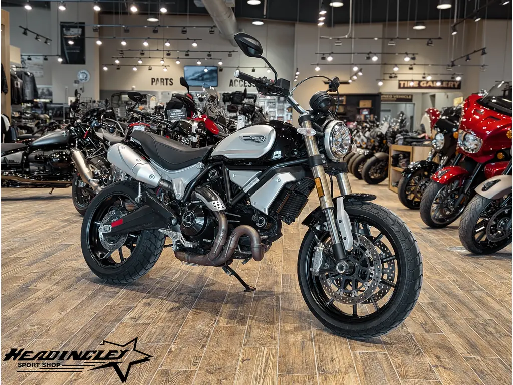 2018 Ducati Scrambler 1100 // Shining Black