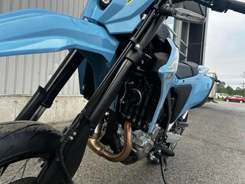 2025 Suzuki DR-Z4SM thumbnail 2