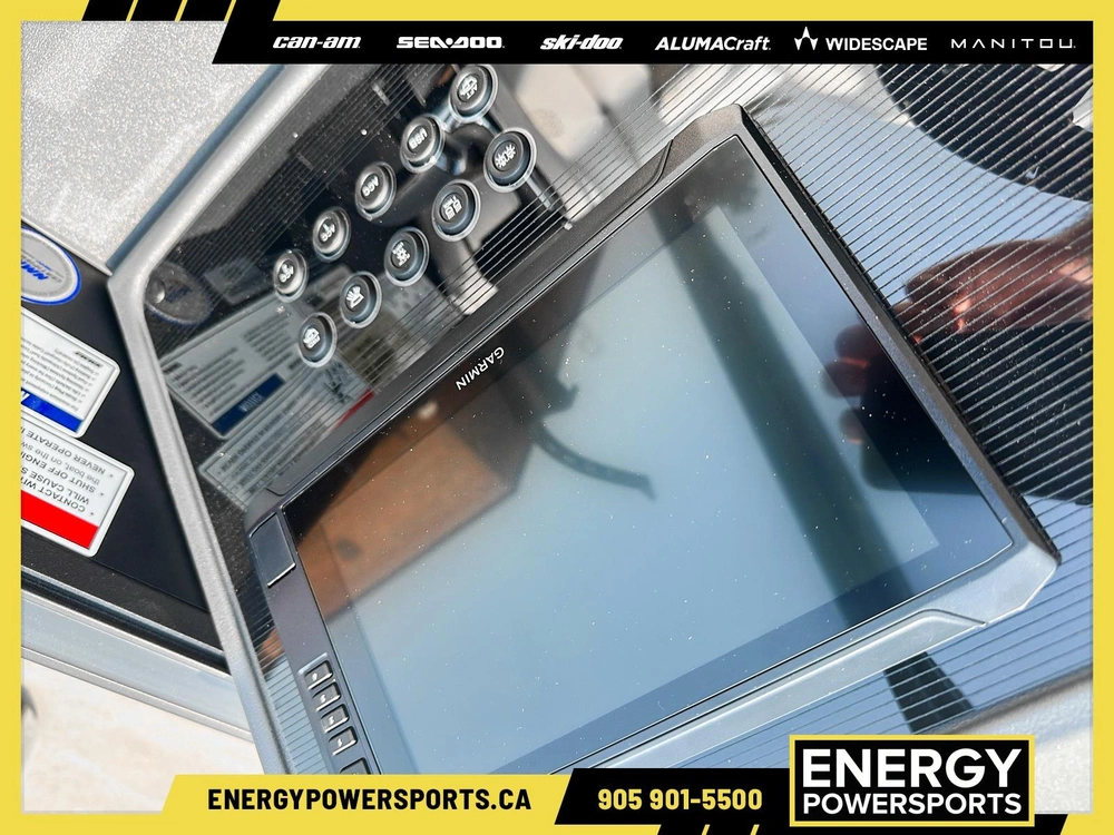 2025 Manitou Explore 22 Navigator Shp575 With 250 Verado alt