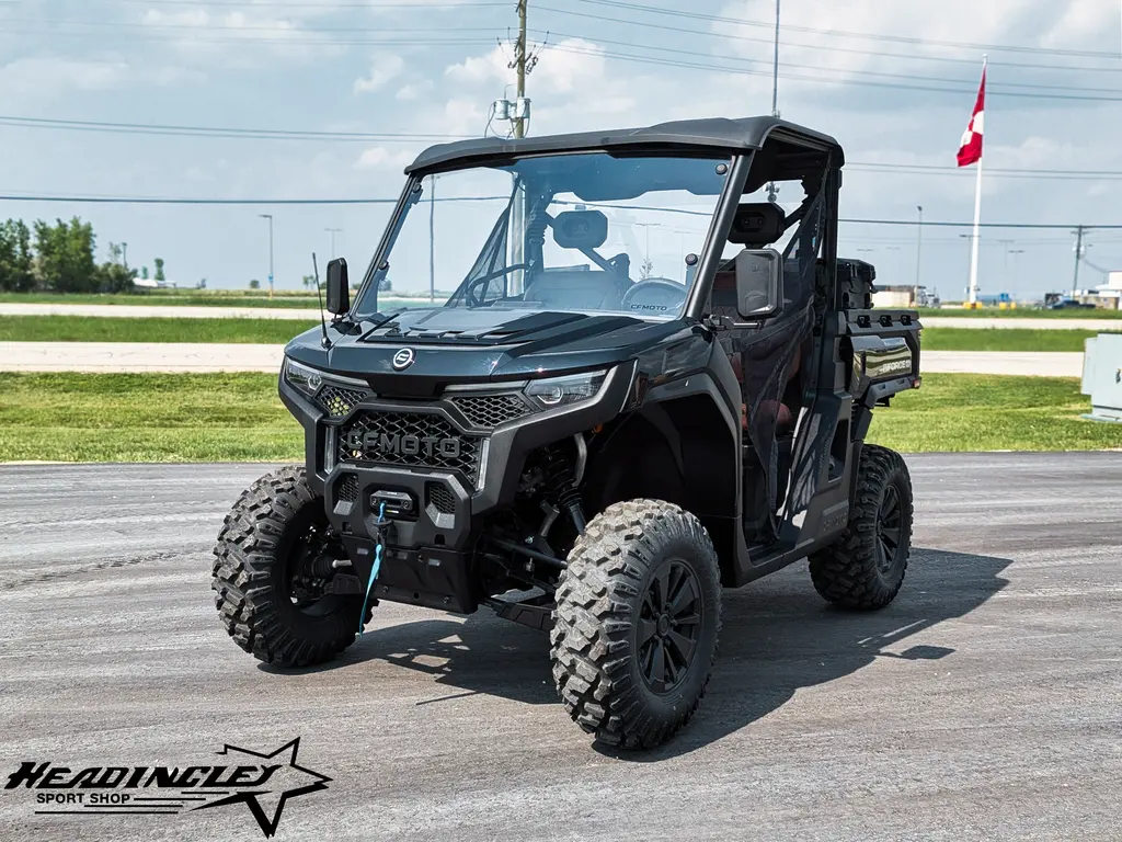 2025 CFMOTO UFORCE U10 PRO // Nebula Black w/ Windshield, Rear Panel & Cargo Box