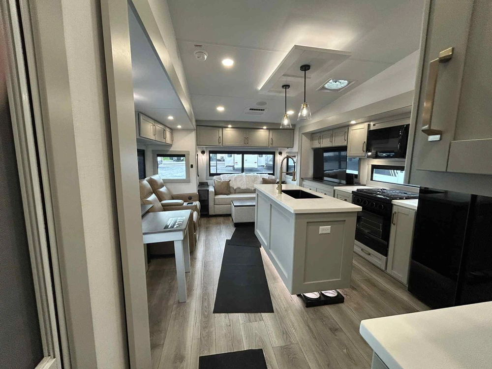Brinkley Rv Z 3610 2025 alt
