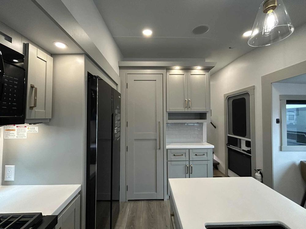 Brinkley Rv Z 3610 2025 alt