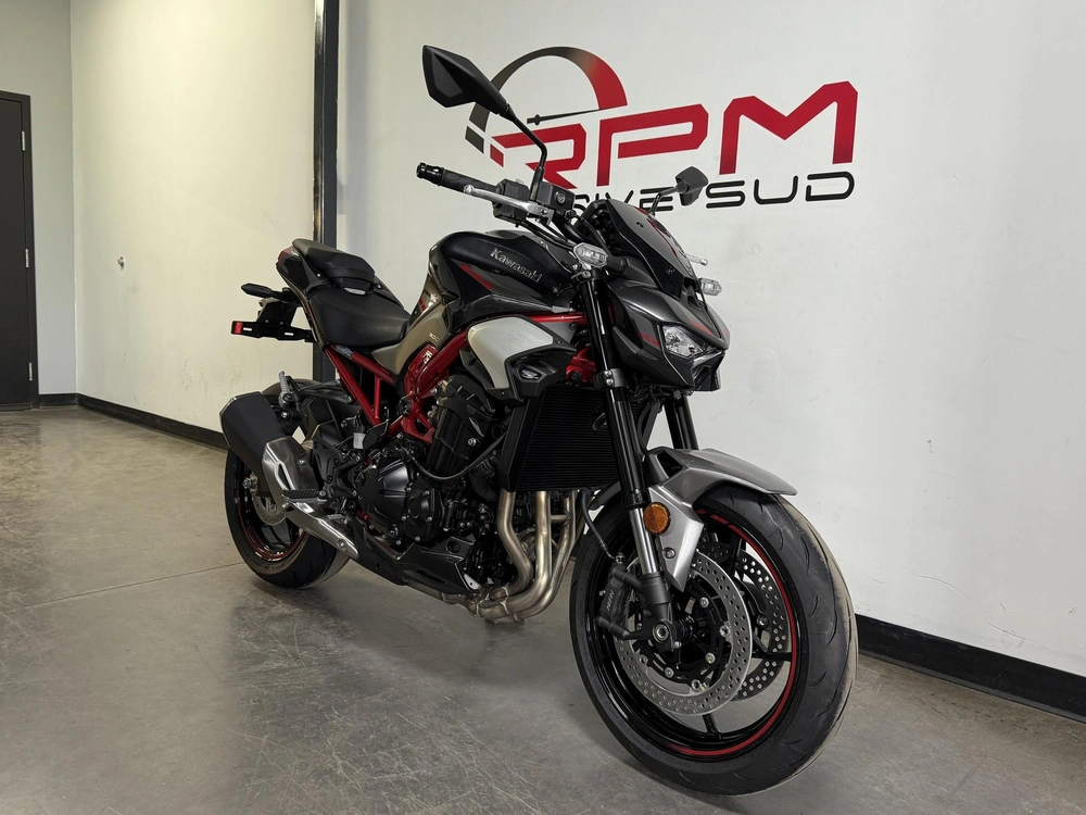 2025 Kawasaki Z900 *5.99% Jusqu'à 84 Mois💳 alt