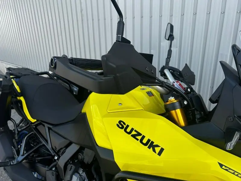 2025 Suzuki V-Strom 800DE Adventure