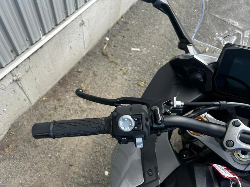 Suzuki Gsx-s1000gt+ 2025 alt
