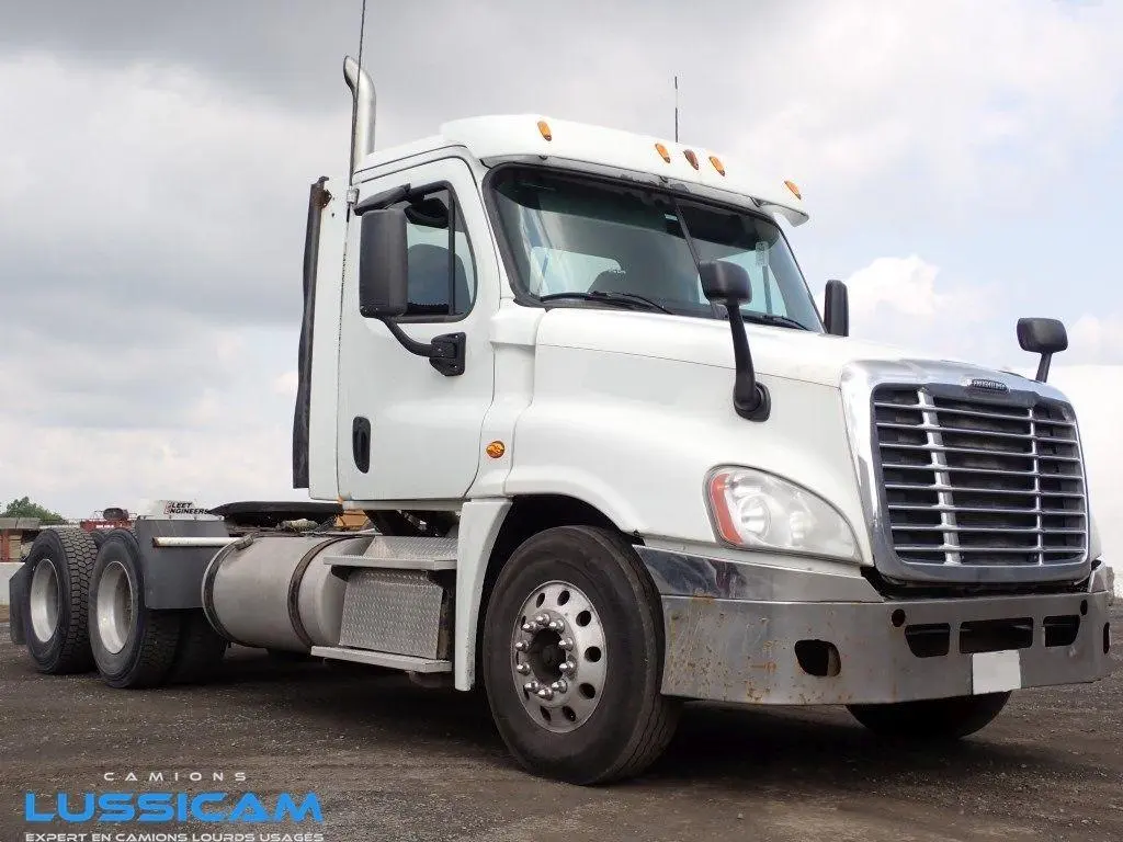 2015 Freightliner CASCADIA